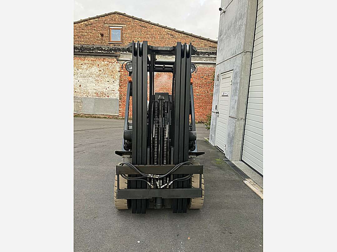 Heftruck Nissan 2,5ton Gas